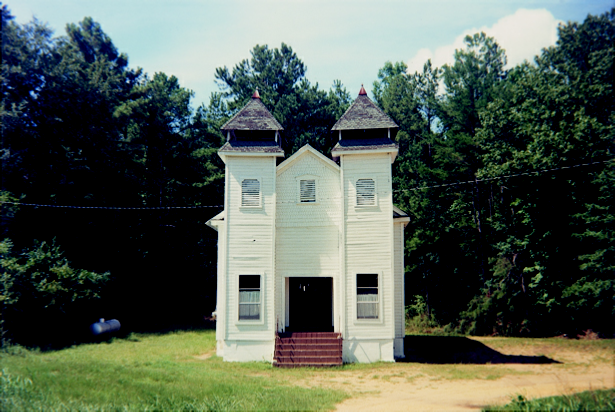 William Christenberry, Church, Sprott, Alabama, 1977. Photograph : Courtesy Pace/MacGill Gallery, New York © William Christenberry